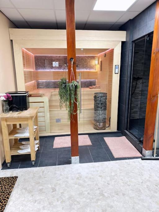 Wellness Studio Tiel Met Sauna En Jacuzzi Екстер'єр фото