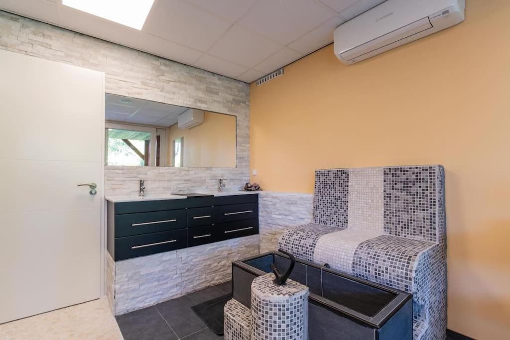 Wellness Studio Tiel Met Sauna En Jacuzzi Екстер'єр фото